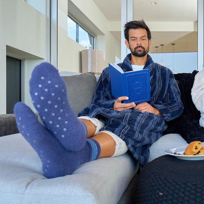 Annabel Trends | AT Mens Grippy Lounge Socks Navy Stripe