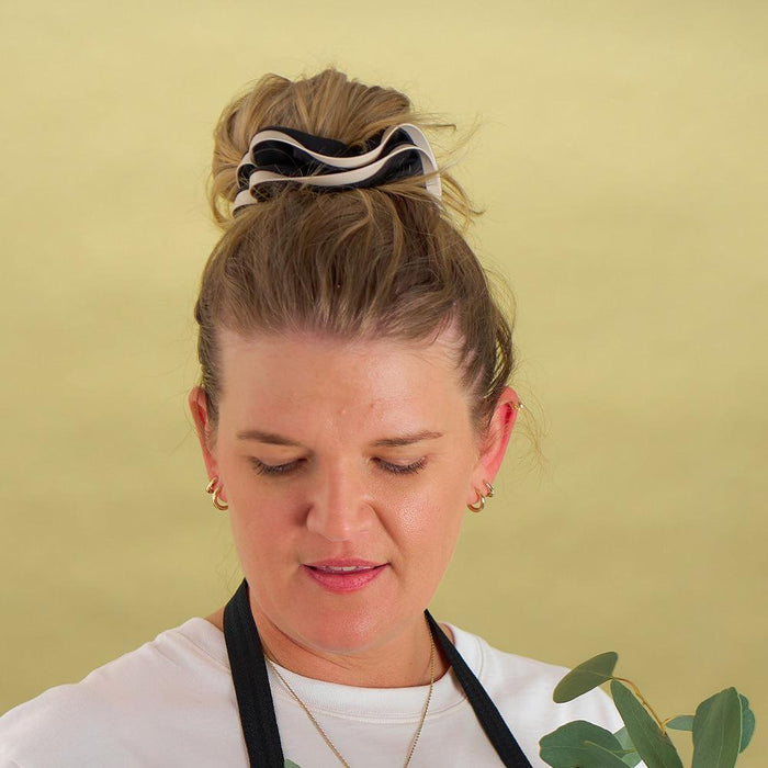 Annabel Trends | Tamed Double Layer Hair Scrunchie Black